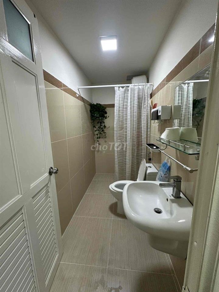 cho thuê cân hộ 3 phòng ngủ 2 vệ sinh vào ở liền đầy đủ nội thất