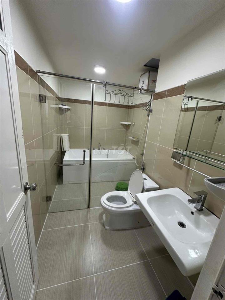 cho thuê cân hộ 3 phòng ngủ 2 vệ sinh vào ở liền đầy đủ nội thất