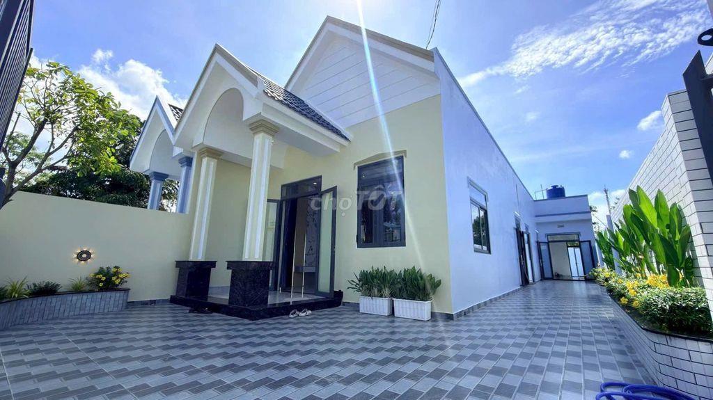 NHÀ cấp 4 mái thái giáp HÓC MÔN 8x10 giá 715 triệu 2pn2wc SỔ HỒNG RIÊN