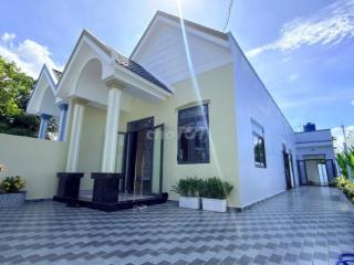NHÀ cấp 4 mái thái giáp HÓC MÔN 8x10 giá 715 triệu 2pn2wc SỔ HỒNG RIÊN