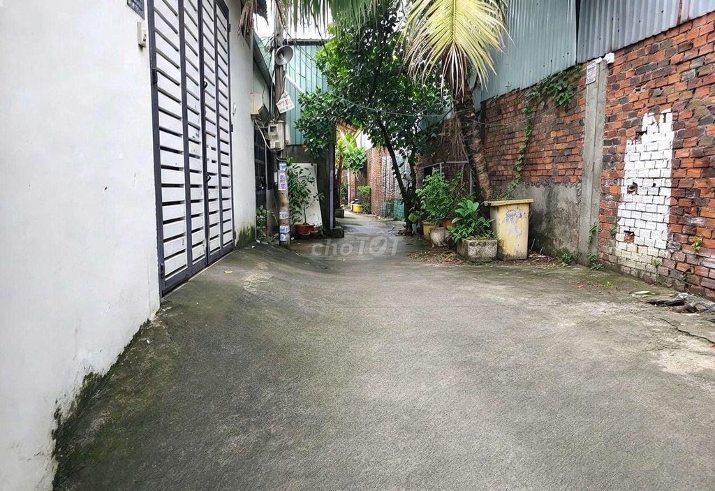  Bán lại nhà cấp 4 sổ vuông vắn gần Đại học xe hơi cách 100m