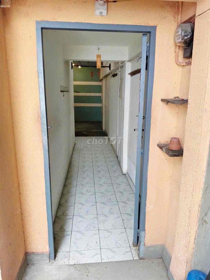 Cho thuê nhà nhỏ có gác đúc Hẻm Kinh Dương Vương gần vòng xoa
