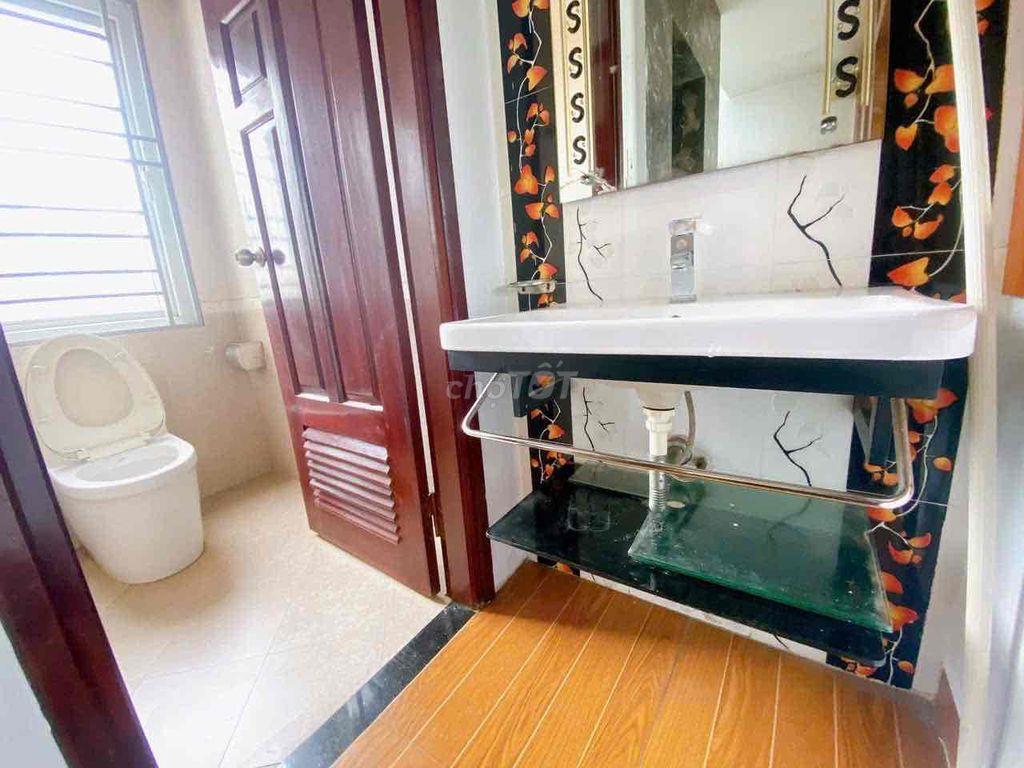 Bọn mình chuyển chỗ làm cần nhượng lại phòng giá ở Đội Cấn