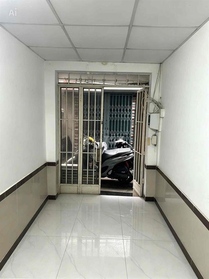 CHỈ 2tỷ180 LÀ CÓ CĂN NHÀ PHỐ NGAY CHỢ & QUA CÁC QUẬN TRUNG TÂM - HẺM