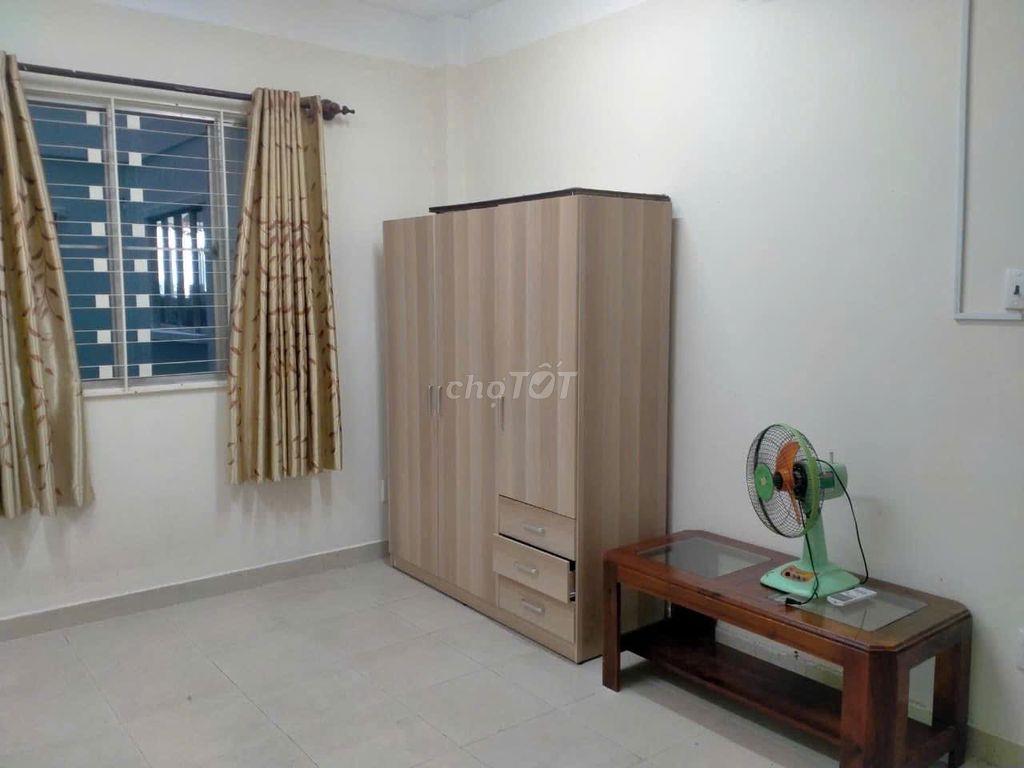 Chung cư Nguyễn Ngọc Phương, BT: 2p ngủ, nhà trống, 10 triệu, 75m2