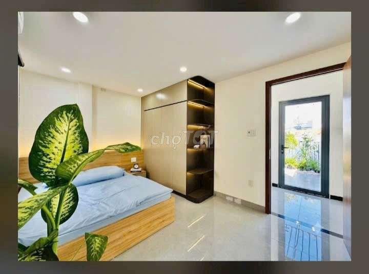 NHÀ 4 TẦNG MỚI ĐẸP VÀO Ở NGAY 5 PHÒNG NGỦ HẺM XÔ VIẾT NGHỆ TĨNH. BT  