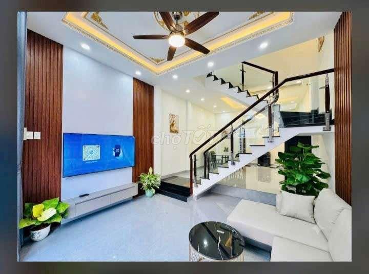 NHÀ 4 TẦNG MỚI ĐẸP VÀO Ở NGAY 5 PHÒNG NGỦ HẺM XÔ VIẾT NGHỆ TĨNH. BT  