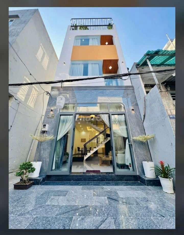 NHÀ 4 TẦNG MỚI ĐẸP VÀO Ở NGAY 5 PHÒNG NGỦ HẺM XÔ VIẾT NGHỆ TĨNH. BT  