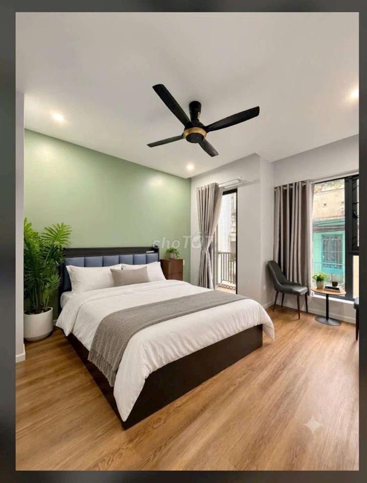 BÁN NHÀ MỚI ĐẸP VÀO Ở NGAY HUỲNH VĂN BÁNH– HXH THÔNG 5 TẦNG THANG MÁY