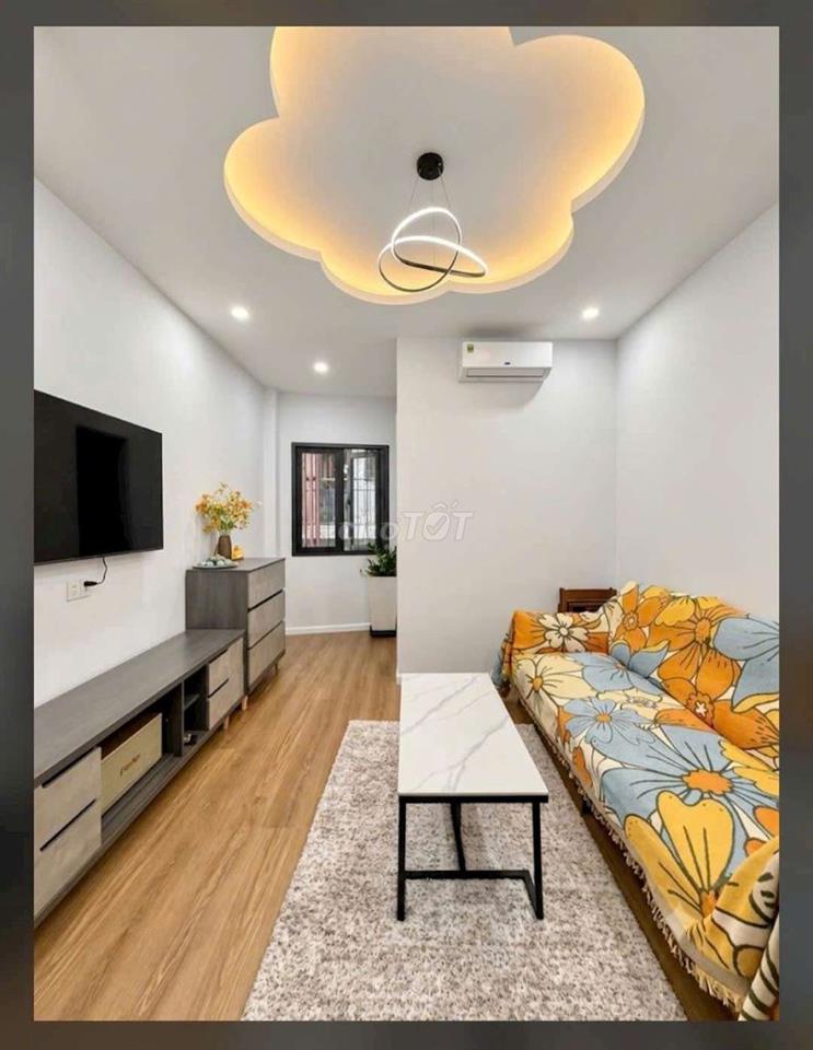 BÁN NHÀ MỚI ĐẸP VÀO Ở NGAY HUỲNH VĂN BÁNH– HXH THÔNG 5 TẦNG THANG MÁY