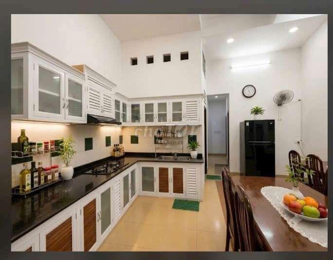 NHÀ ĐẸP 4 TẦNG HUỲNH VĂN BÁNH, PHÚ NHUẬN – 76,5M² – 5PN – SÁT MẶT TIỀN