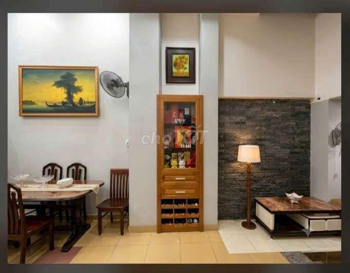 NHÀ ĐẸP 4 TẦNG HUỲNH VĂN BÁNH, PHÚ NHUẬN – 76,5M² – 5PN – SÁT MẶT TIỀN