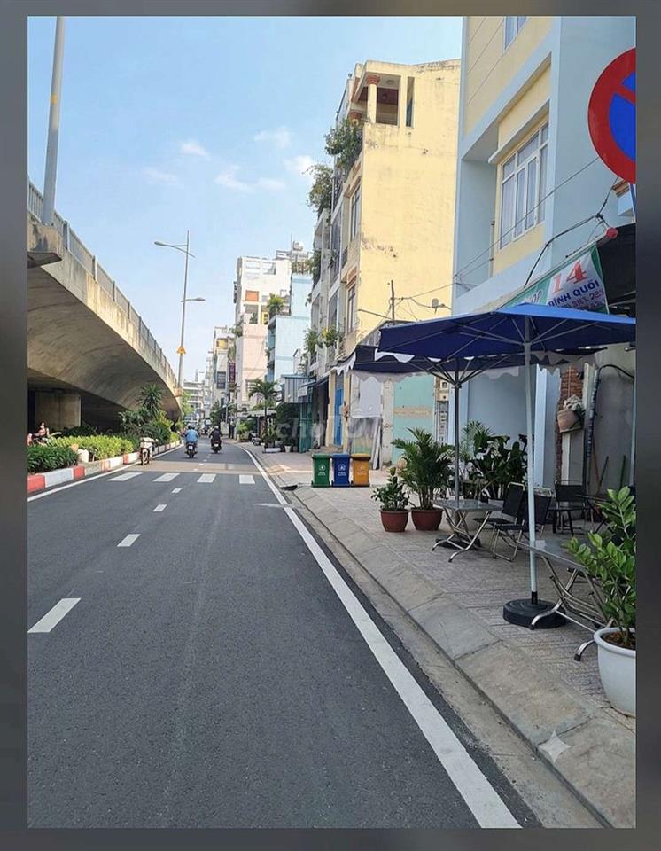 MẶT TIỀN BÁN ĐẢO THANH ĐA TÒA NHÀ CĂN HỘ 26 PHÒNG, THU 90 TRIỆU/THÁNG