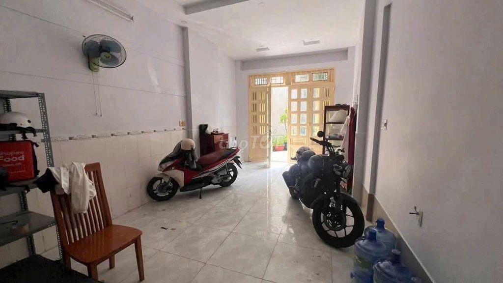 Nhà có nội thất máy lạnh..Lê Đức Thọ 4x13m 2 lầu 4pn