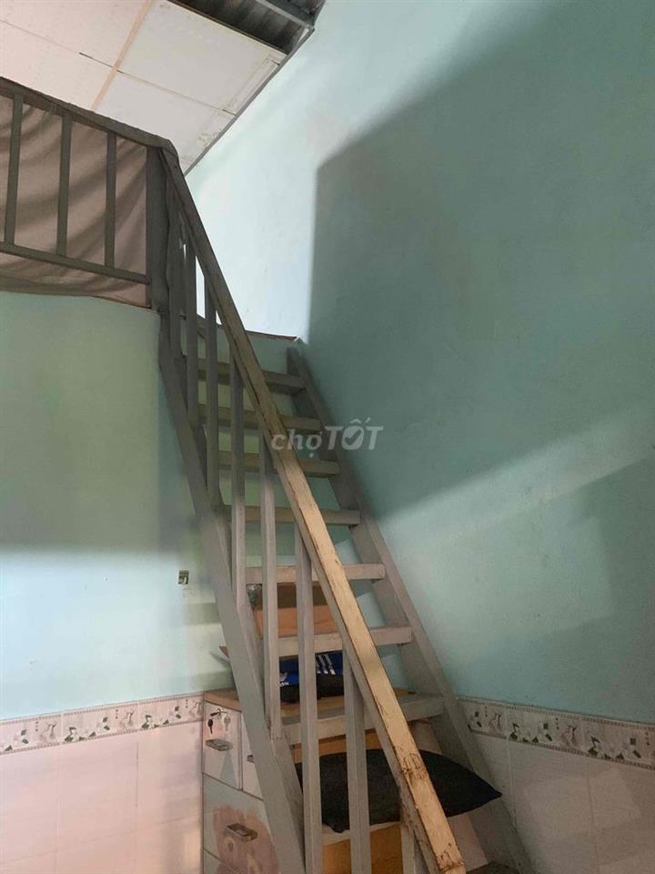 nhà đang ở cần tiền nên bán