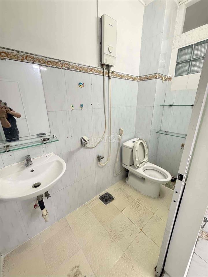 NHÀ TẬP THỂ, CƯ XÁ THUÊ GIÁ RẺ