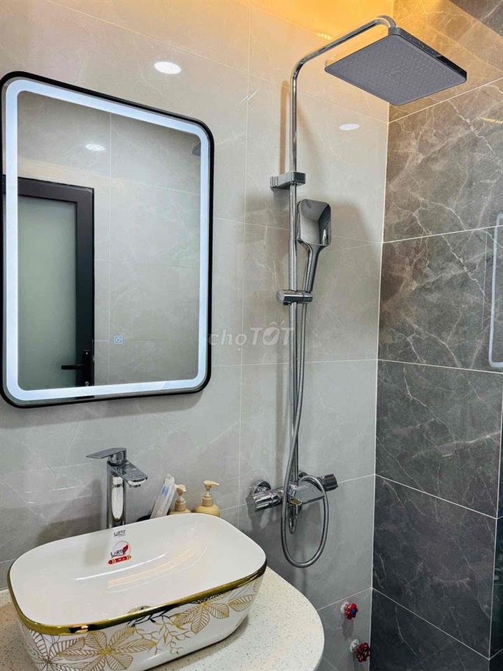 studio ban công full nội thất có máy chiếu máy giặt riênh