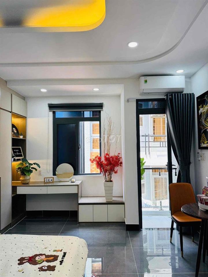 studio ban công full nội thất có máy chiếu máy giặt riênh