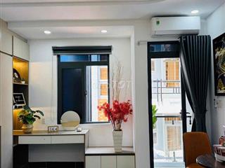 studio ban công full nội thất có máy chiếu máy giặt riênh