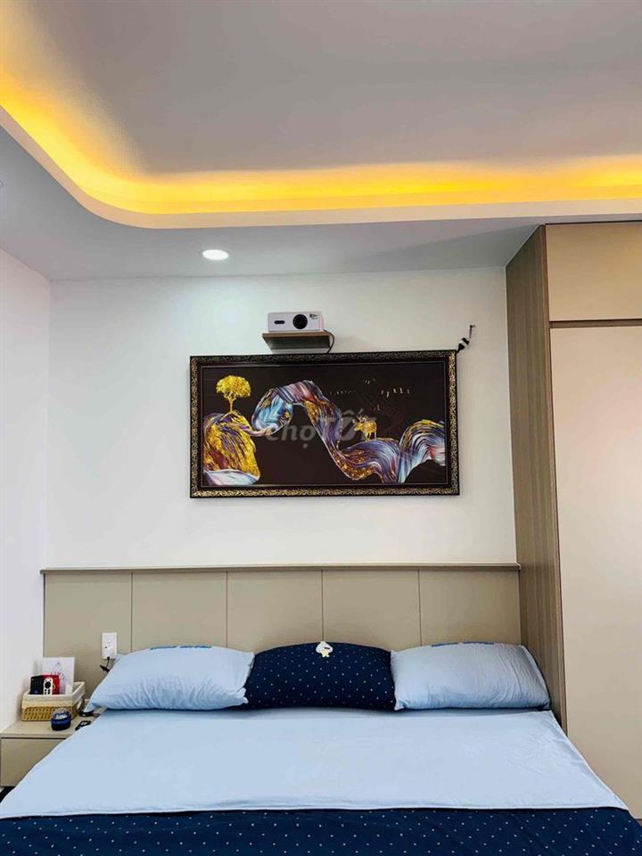studio ban công full nội thất có máy chiếu máy giặt riênh