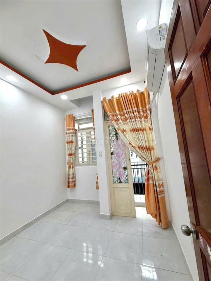 Cần cho thuê căn nhà hẻm Đào Duy Anh, gần Coopmart. Giá: 15tr/tháng