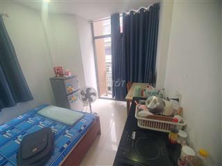 Cần pass phòng ban công sát Công Viên Gia Định