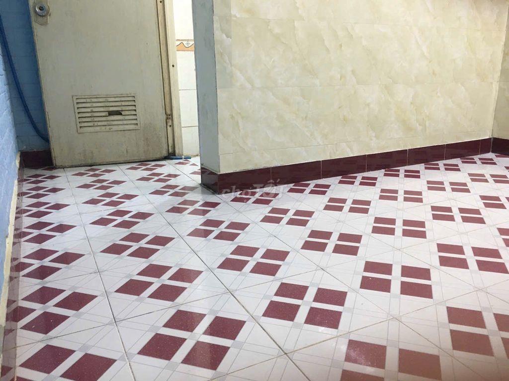 Phòng trọ giá rẻ, wc riêng, gần cổng xe lửa số 6