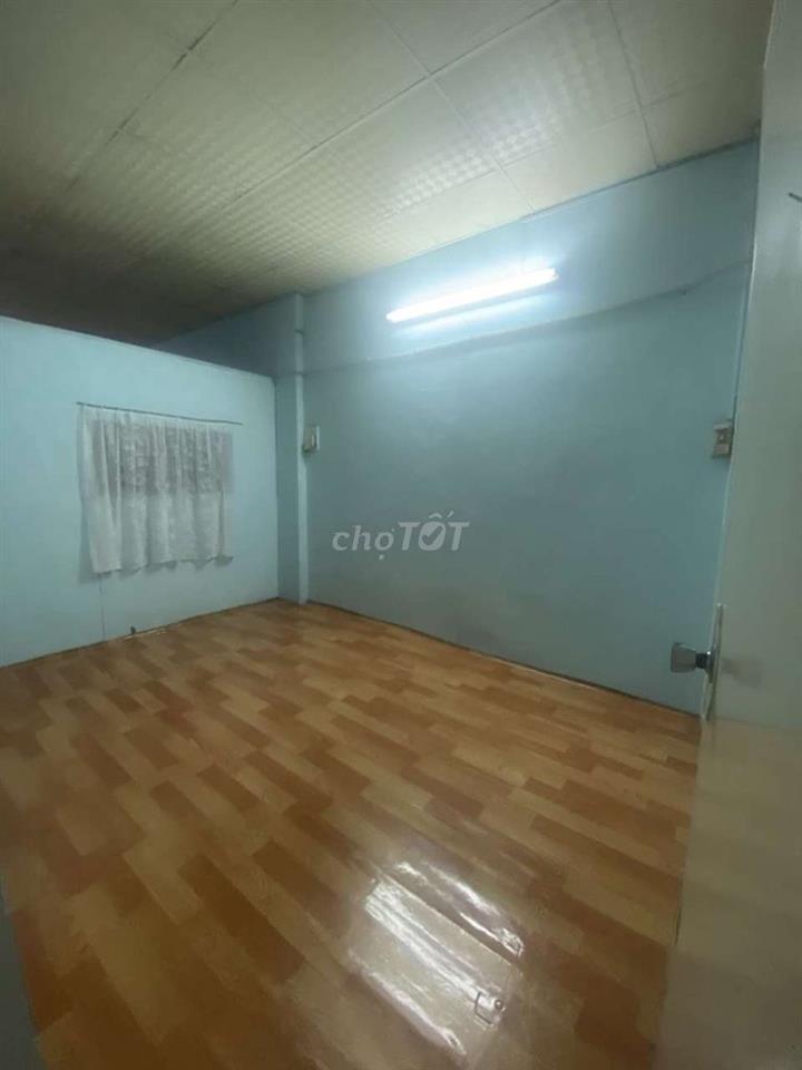 Cho thuê nguyên tầng 1, trung tâm Q1