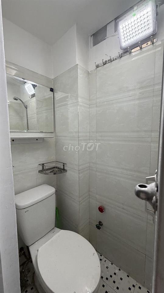 CHÍNH CHỦ CHO THUÊ NGUYÊN CĂN QUẬN 1 - NHÀ TRỐNG SẠCH SẼ, VÀO Ở NGAY