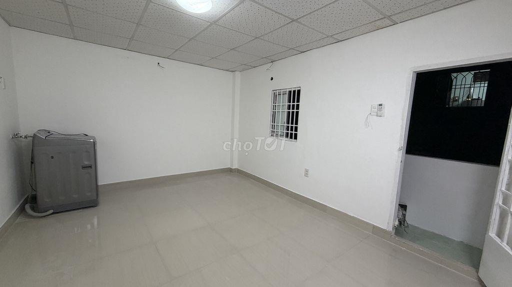 CHÍNH CHỦ CHO THUÊ NGUYÊN CĂN QUẬN 1 - NHÀ TRỐNG SẠCH SẼ, VÀO Ở NGAY