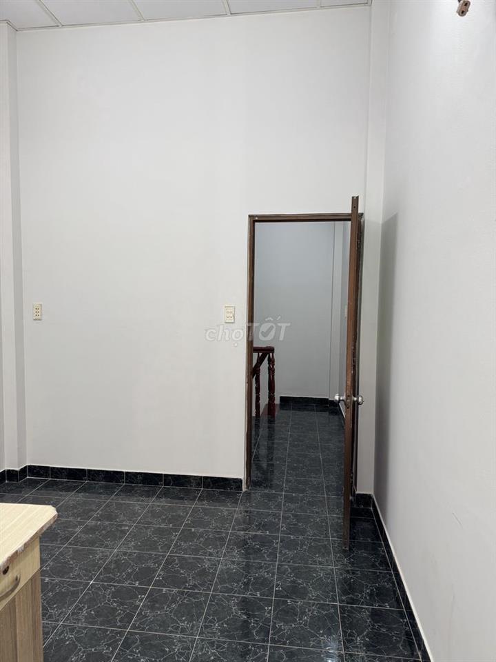 Nhà bán hẽm 341 Lạc Long Quân