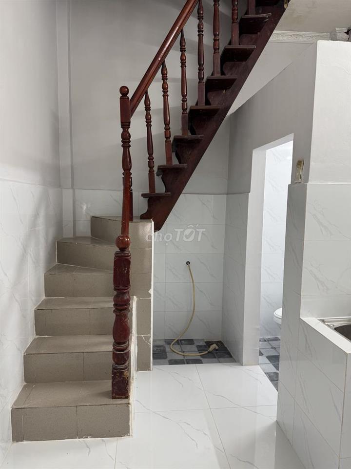 Nhà bán hẽm 341 Lạc Long Quân