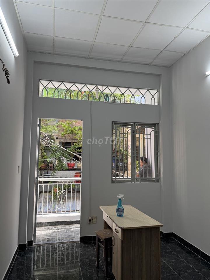 Nhà bán hẽm 341 Lạc Long Quân