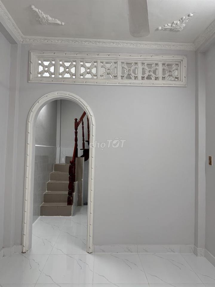 Nhà bán hẽm 341 Lạc Long Quân