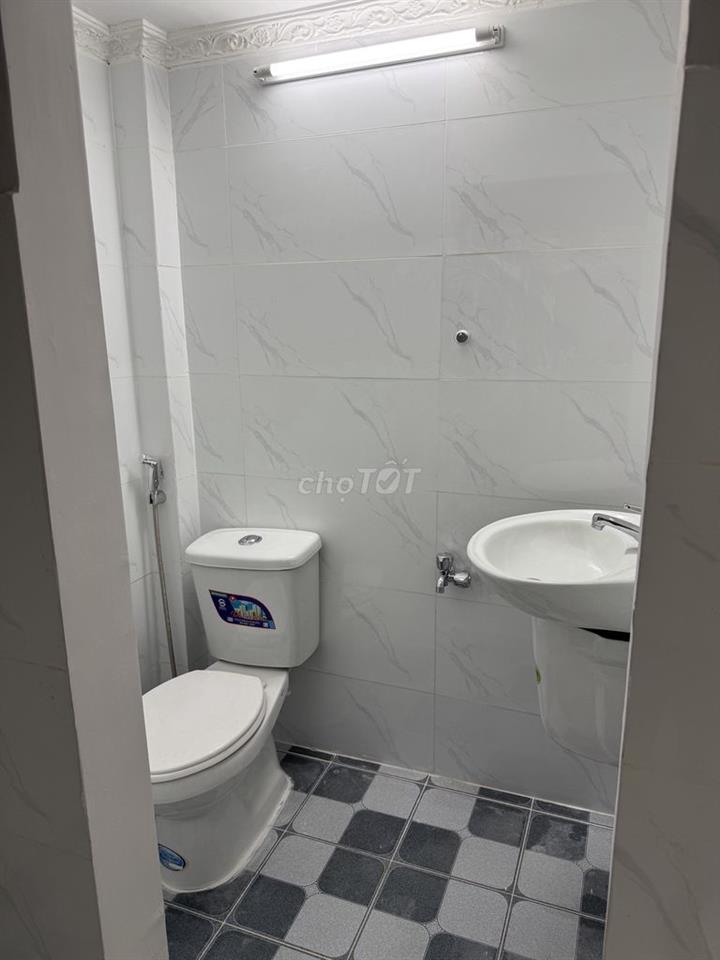 Nhà bán hẽm 341 Lạc Long Quân