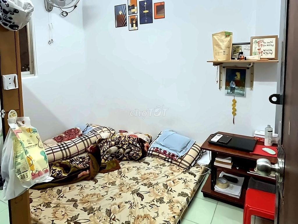 Nhà 1 trệt 1 lầu 2 phòng ngủ Lạc Long Quân, gần Đầm Sen, Quận 11