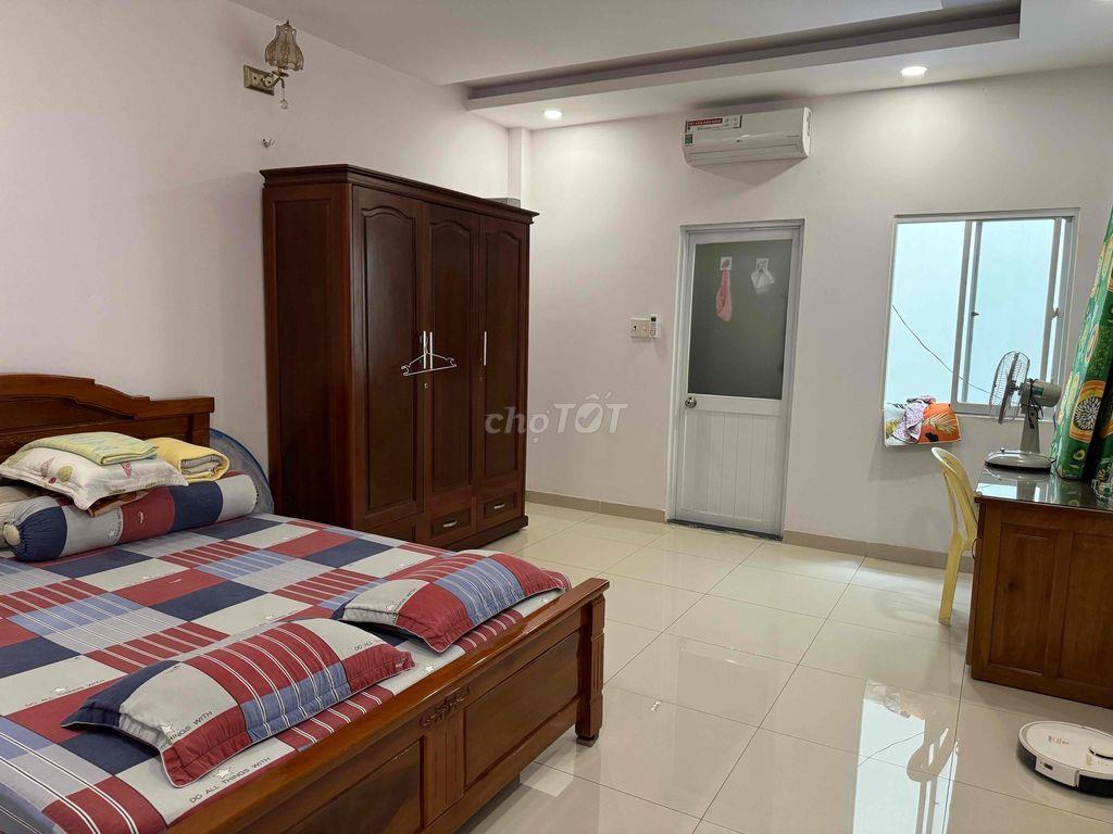 NHÀ PHỐ LIỀN KỀ CHỢ VƯỜN LÀI