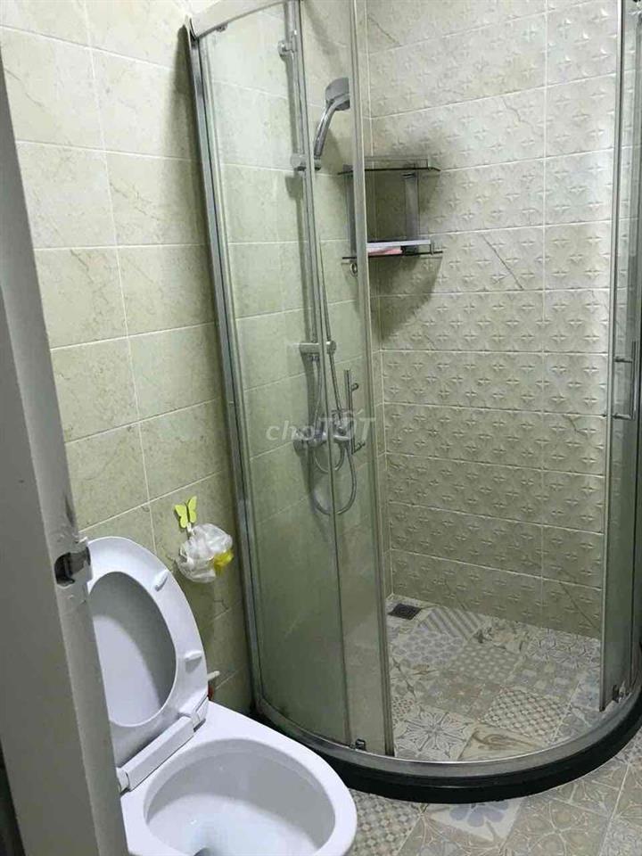 hêm Nguyễn thị minh khai đối diện công viên tao đàn