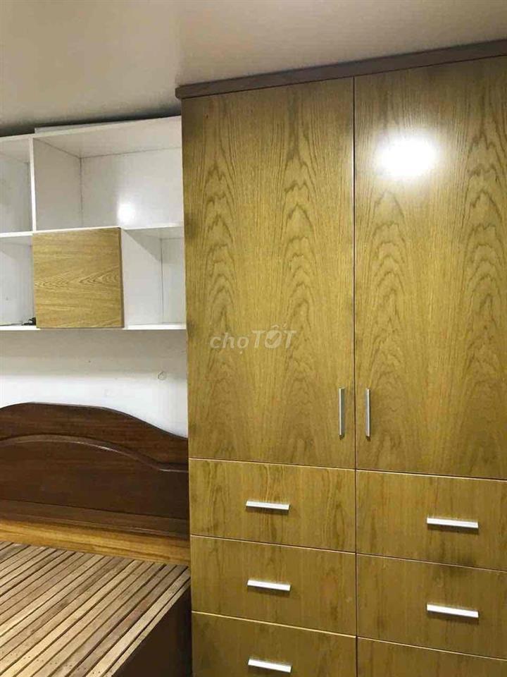 hêm Nguyễn thị minh khai đối diện công viên tao đàn