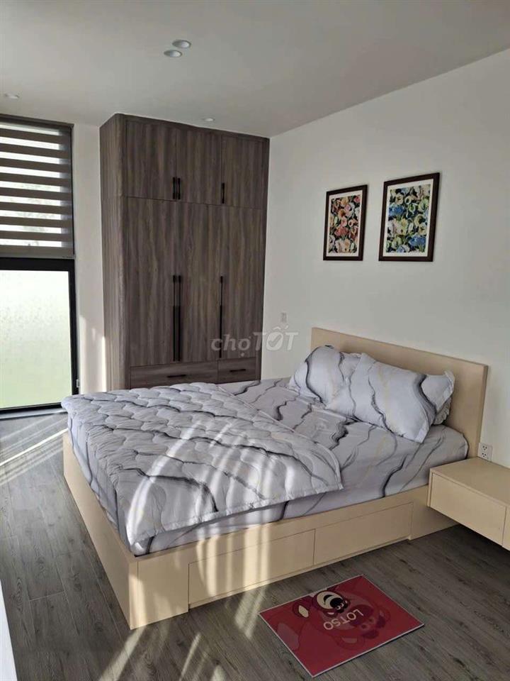 Cho Thuê căn hộ cao cấp , Nội thất đầy đủ , không gian yên tĩnh .