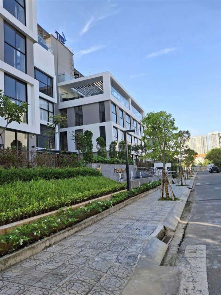Cho Thuê căn hộ cao cấp , Nội thất đầy đủ , không gian yên tĩnh .