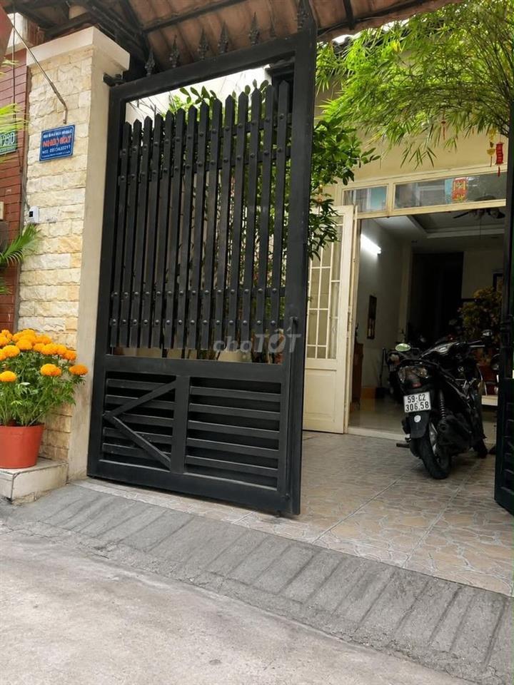 BÁN NHÀ HẺM LÂM VĂN BỀN , BÊN HÔNG TRƯỜNG HỌC NGUYỄN HỮU THỌ