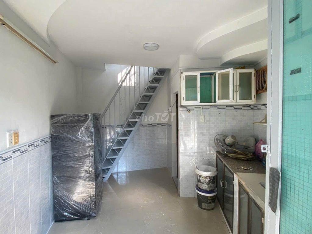 NHÀ CĂN GÓC HẺM HUỲNH TẤN PHÁT (Q.7 CŨ), GIÁ 9 TRIỆU.