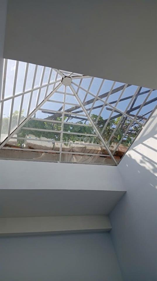 Cho thuê nhà nguyên căn làm văn phòng, nhà ở hẻm xe hơi Quận 7