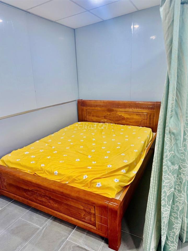 2 Phòng ngủ ban công lớn ngay khu Lý Phục Man