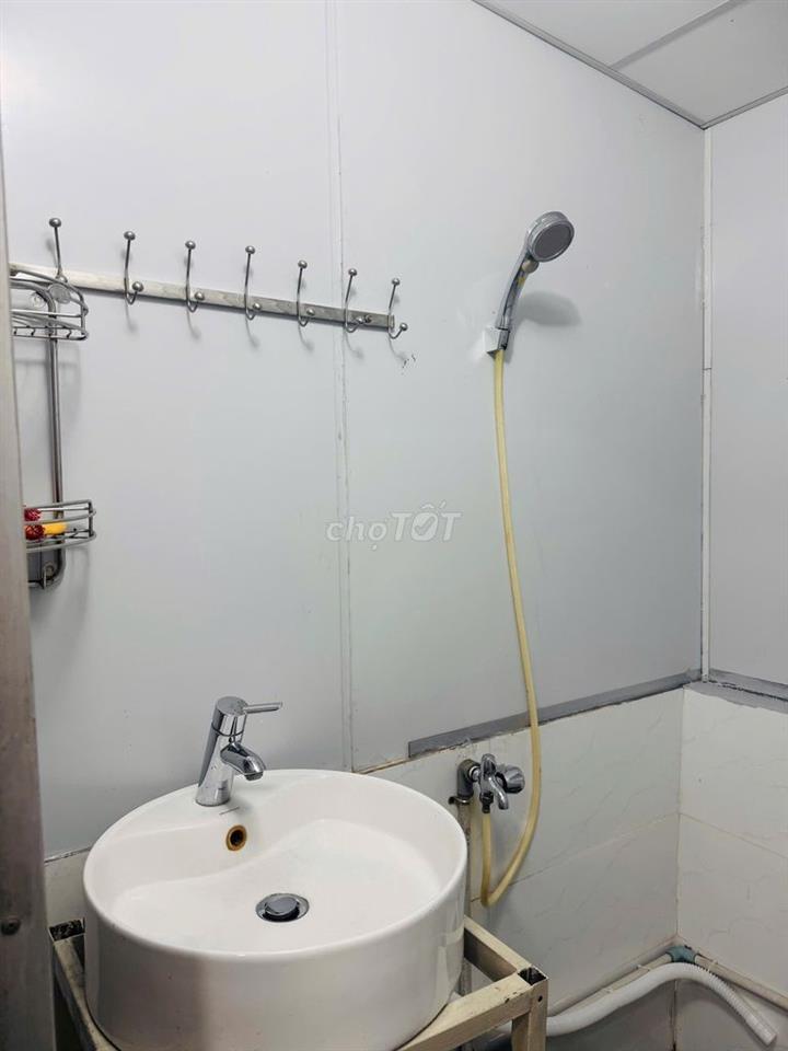 2 Phòng ngủ ban công lớn ngay khu Lý Phục Man
