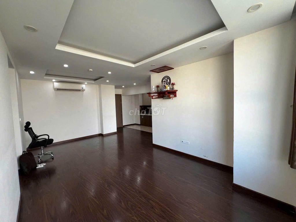Căn Penthouse Bảy Hiền- 4 phòng ngủ  150m2- giá 17 triệu/ tháng