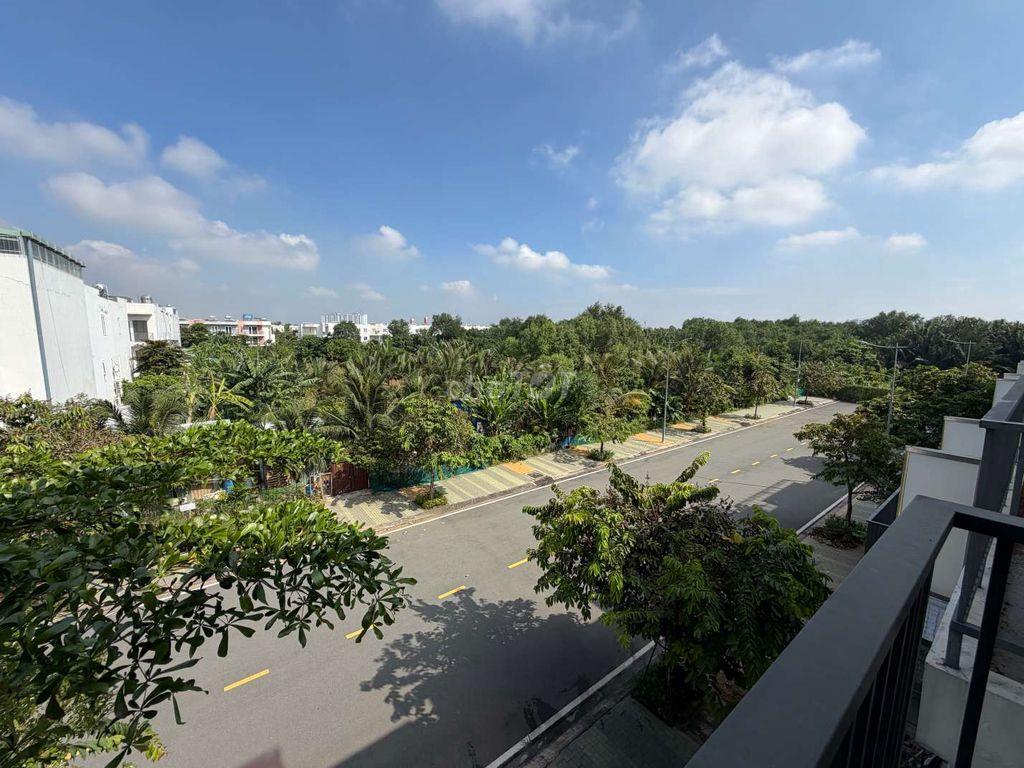 Nhà 3 tầng, 7x15, 240m2 khu đô thị Dragon Village