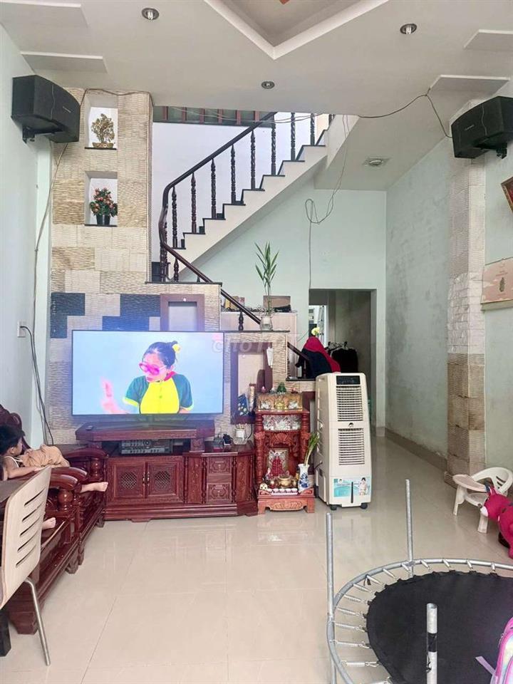 Bán nhà 1 trệt 1 lầu