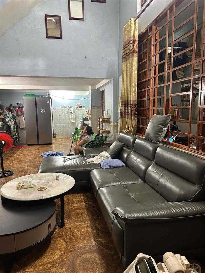 Bán nhà nguyên căn ( có 1 nhà, 1 kiot, 11 phòng trọ)